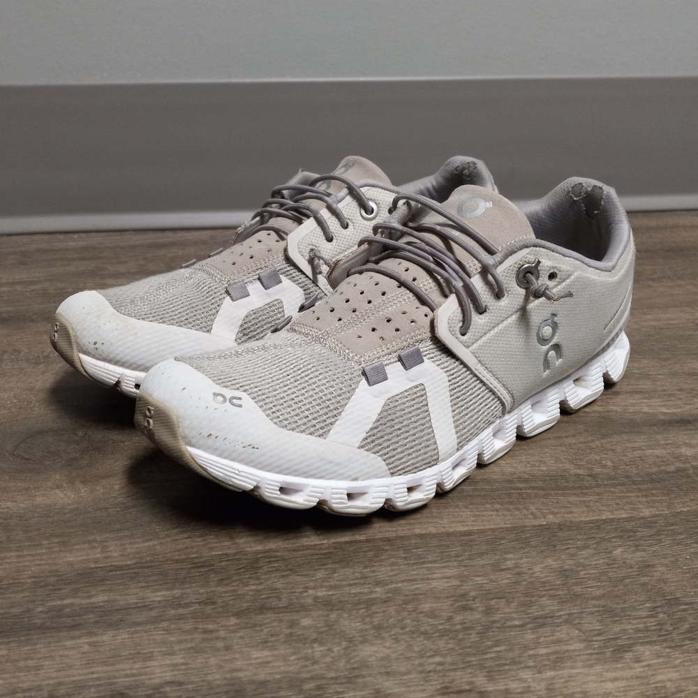 On Cloud 5 Light Gray/White Women's Running Shoe Size 7